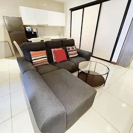 Promo Connected Train 2 Bedroom Kuala Lumpur Luaran gambar